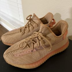 Yeezy Boost 350 V2 ( Size 8.5 )