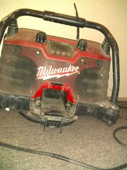 Milwaukee jobsite radio