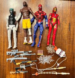 Lot of 4 action figures and accessories