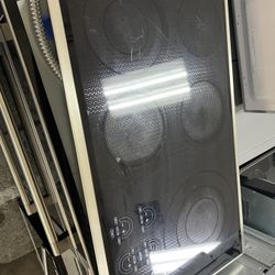 Wolf 36” Electric Stov Cookto