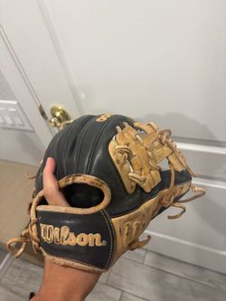 A2000 glove