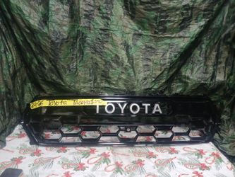 2024-26 Toyota Tacoma Grill TRD