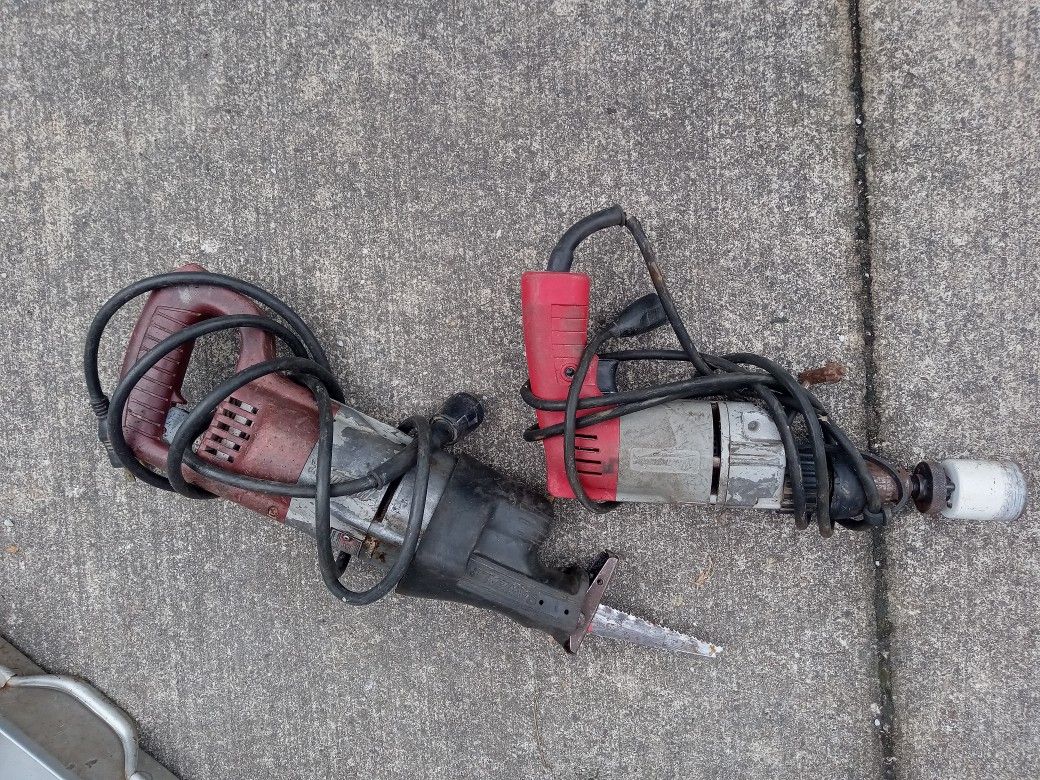 2 Milwaulkee Tools