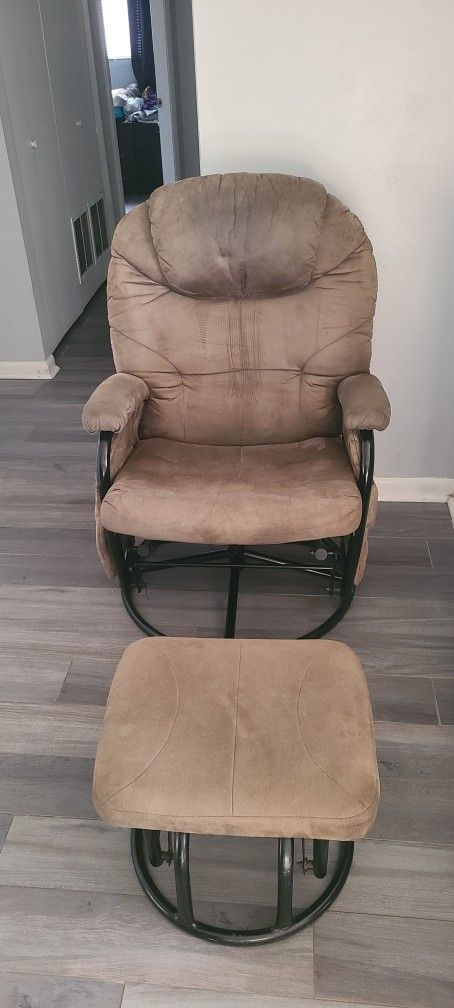 Gliding Swivel Recliner With Footstool