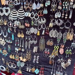 EARRING FOR SALE  ""  FRIDAY AND SATURDAY """