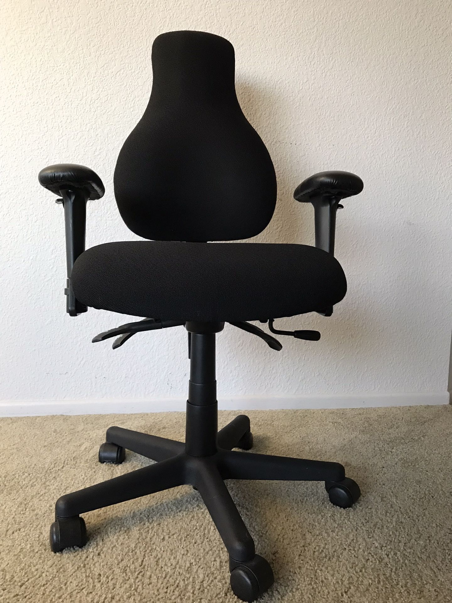 SomaRockitl™  Ergonomic Office Chair ( Delivery Is Available )