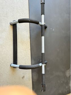 Iron gym pull up bar