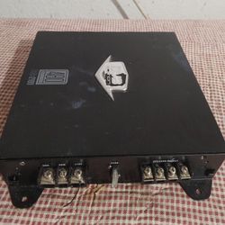 🟥FOR   SALE   AMPLIFIER  CAR  AUDIO🍀🍀  (  OBO )🍀🍀