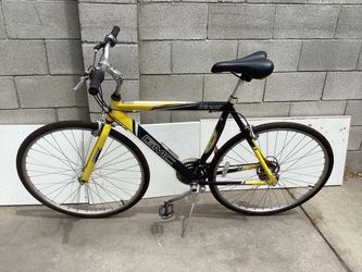 700X35C  Road Series GMC Bike Mens 7 Speeds Good Condition $125”