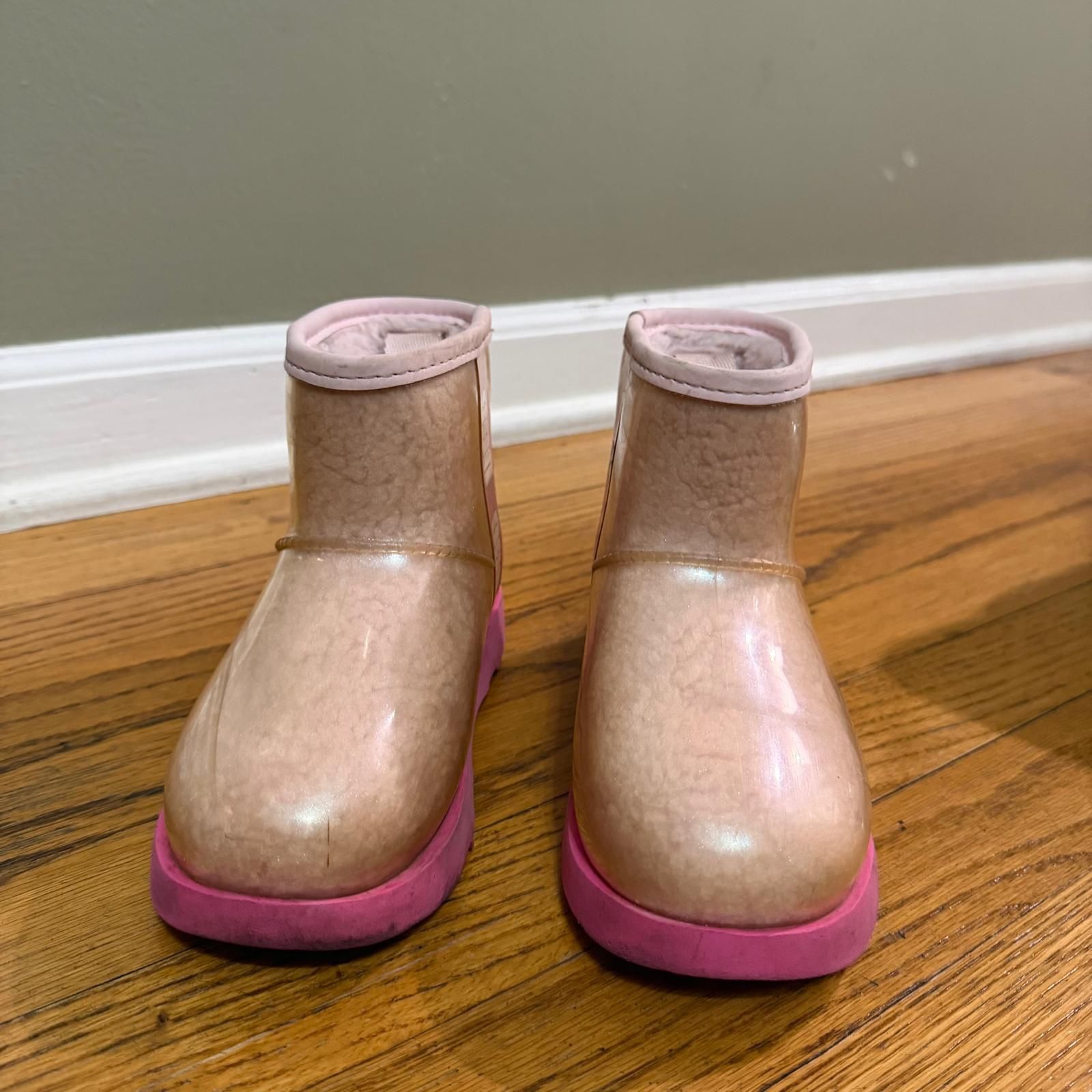 Ugg Waterproof Boot For Girls( Size Us 13)