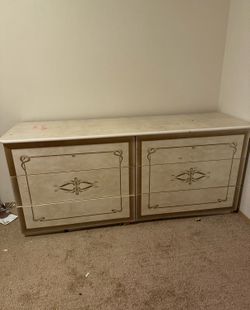 Bedroom set - Dresser, 2 nightstands & headboard frame