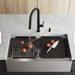 $200 - 36" Farmhouse Kitchen Sink w/ Accessories 