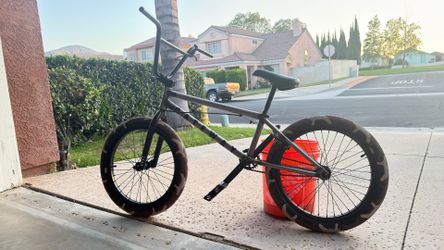 Cult Gateway BMX Bike 20” – Clean Matte Gray/Camo Setup