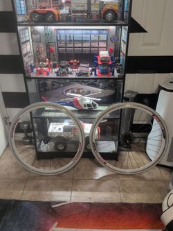 700cc road bike rims with new tires