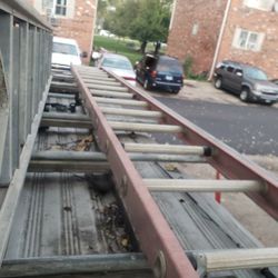 16 To 18 Foot Fiberglass Ladder