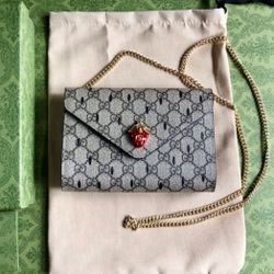 Strawberry gucci bag retail 930 