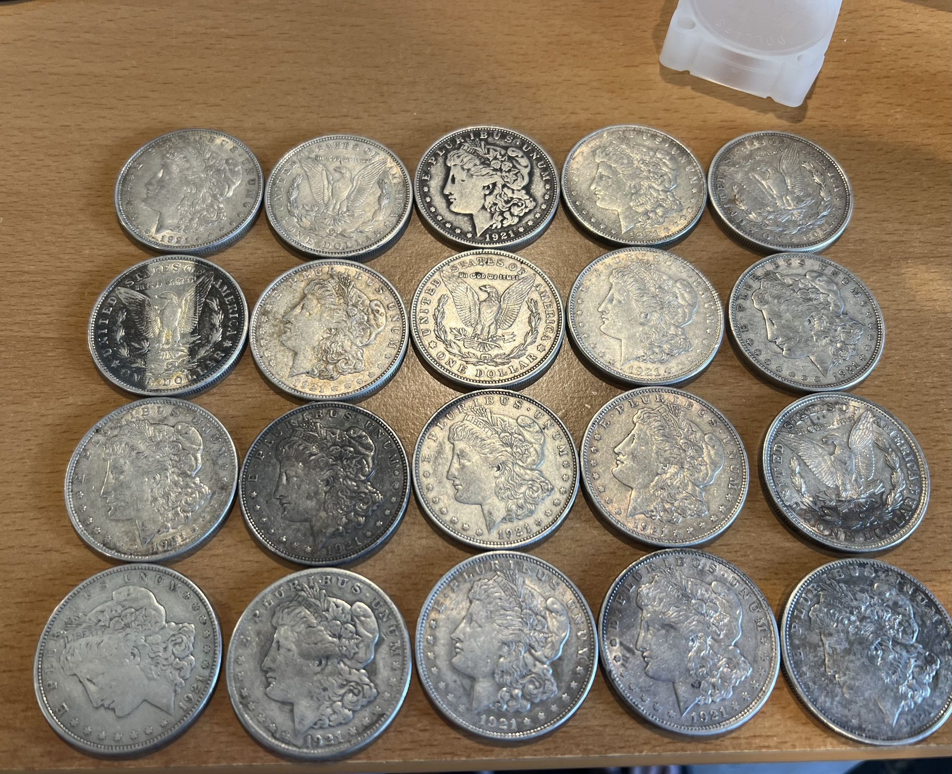 20 Morgan Dollars - 1921 $2 Below Melt