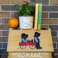 Vintage Cottagecore Amish Hand Painted Primitive Wood Bread Box