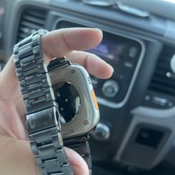 Apple Watch Ultra titanium 