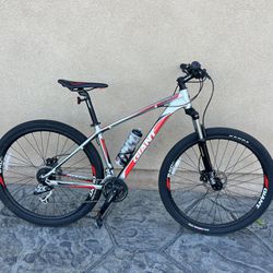 Giant Mountain Bike 29er