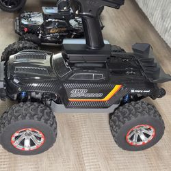 RC TRUCKS 7 OF THEM 1/10  1/8 1/12