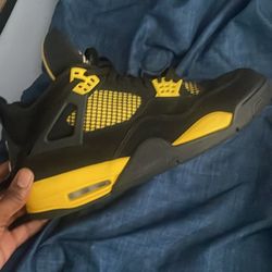 Jordan 4 Yellow Thunder Size 13