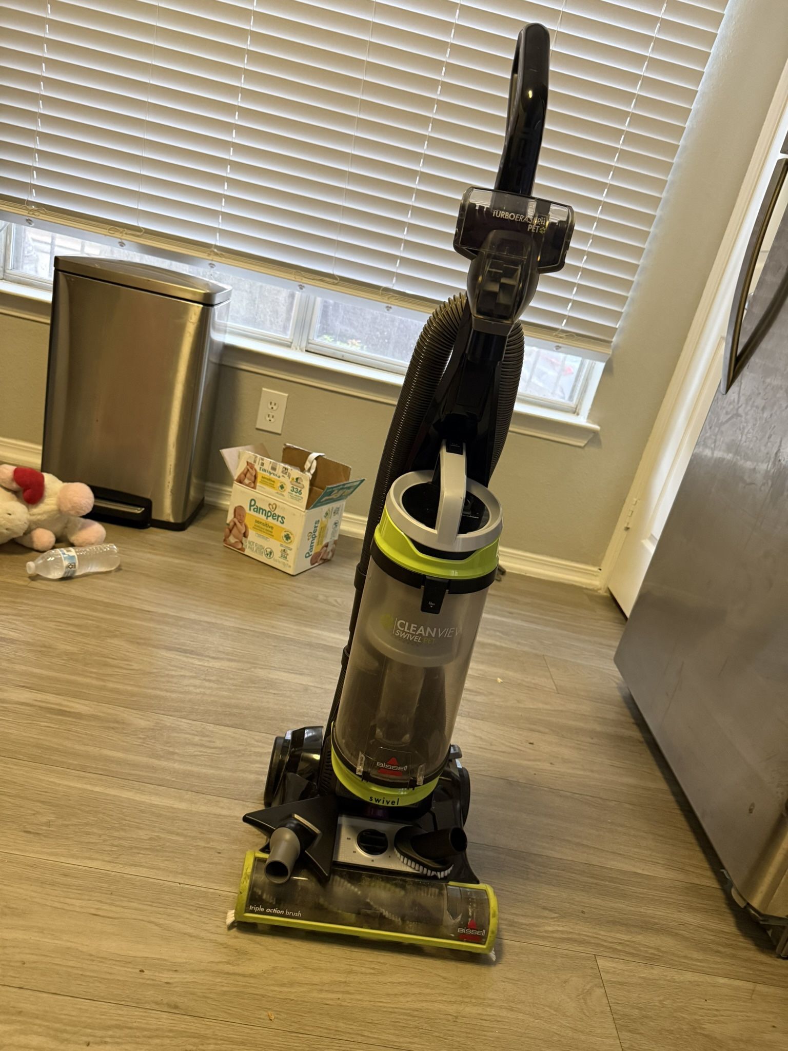 BISSELL Vacuum Cleaner – Pet & Multi-Surface 