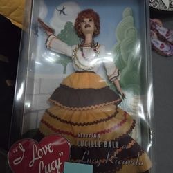 I LOVE LUCY  BARBIE