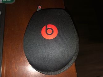 Beats original carrying case
