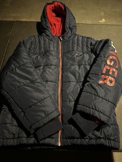 Tommy Hilfigure Size M  Kid