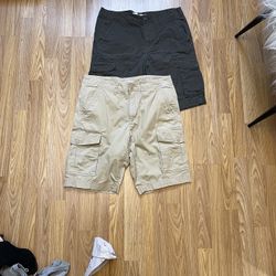 2 Pairs- Sonoma Beige And Dark Brown/Green Men’s Cargo Shorts. Size 33.
