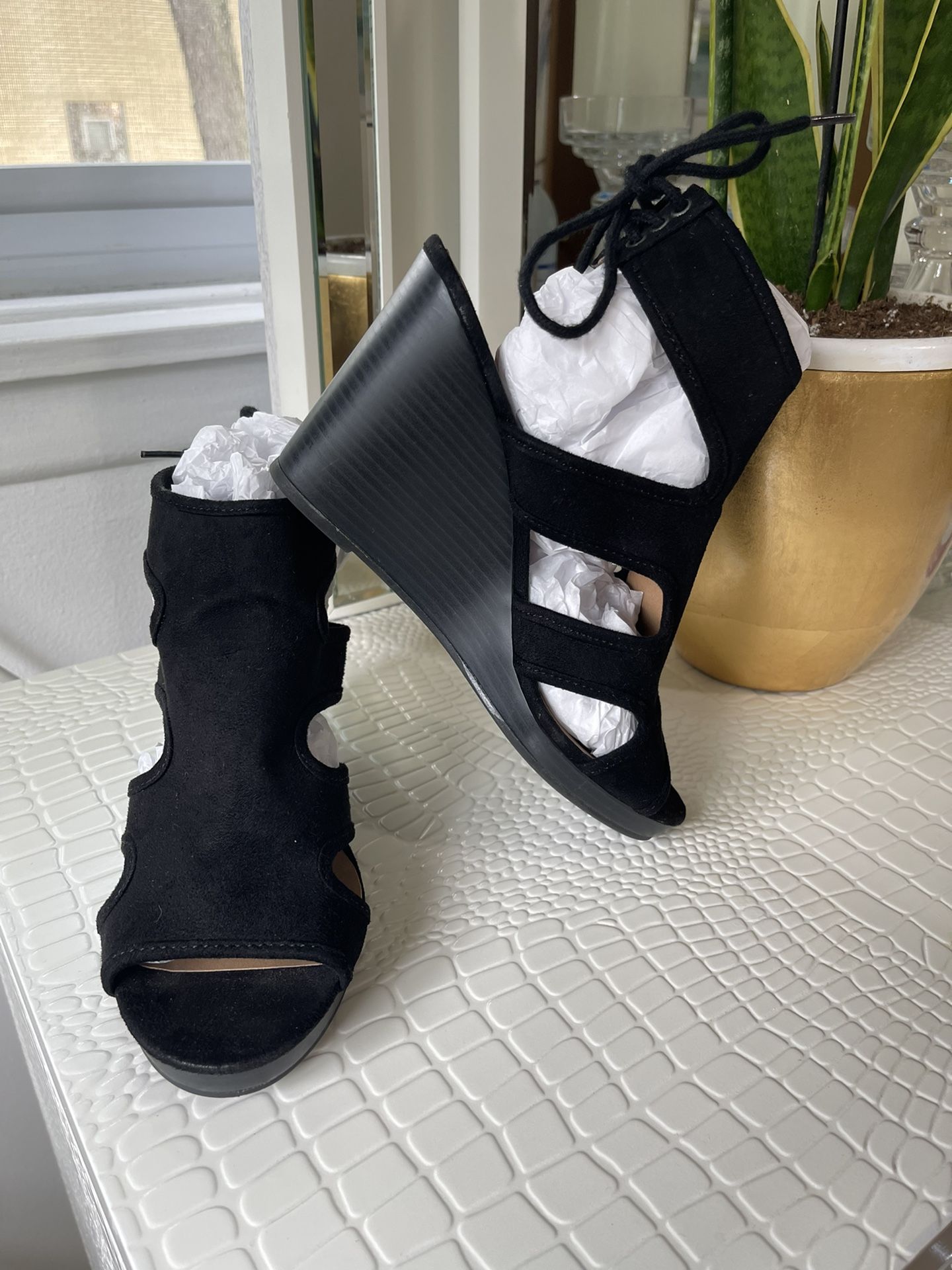 Sey Steam Wedges Size 7.5. Good Conditions ..