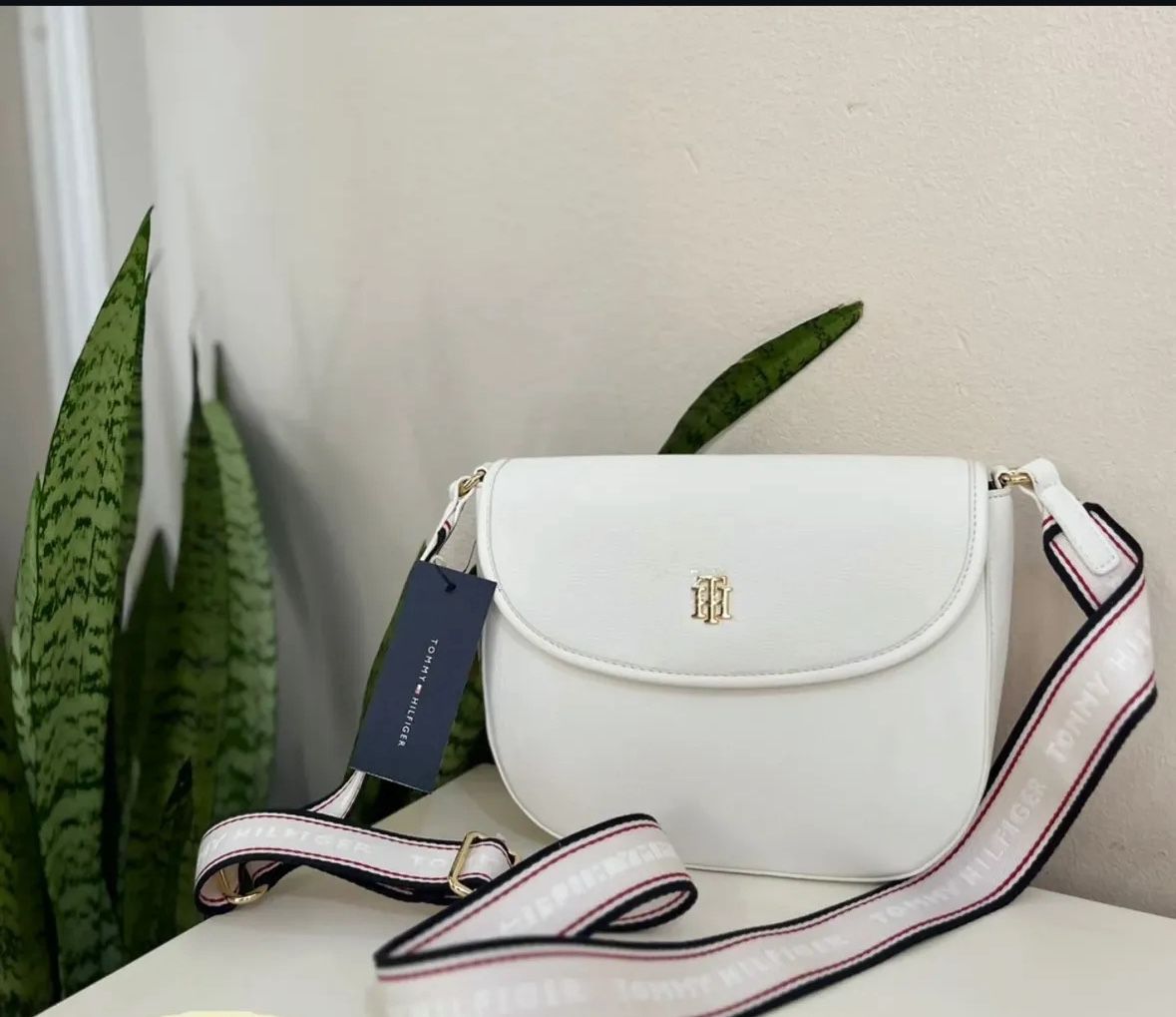 The Tommy Hilfiger crossbody bag is a stylish and practical accessory for women