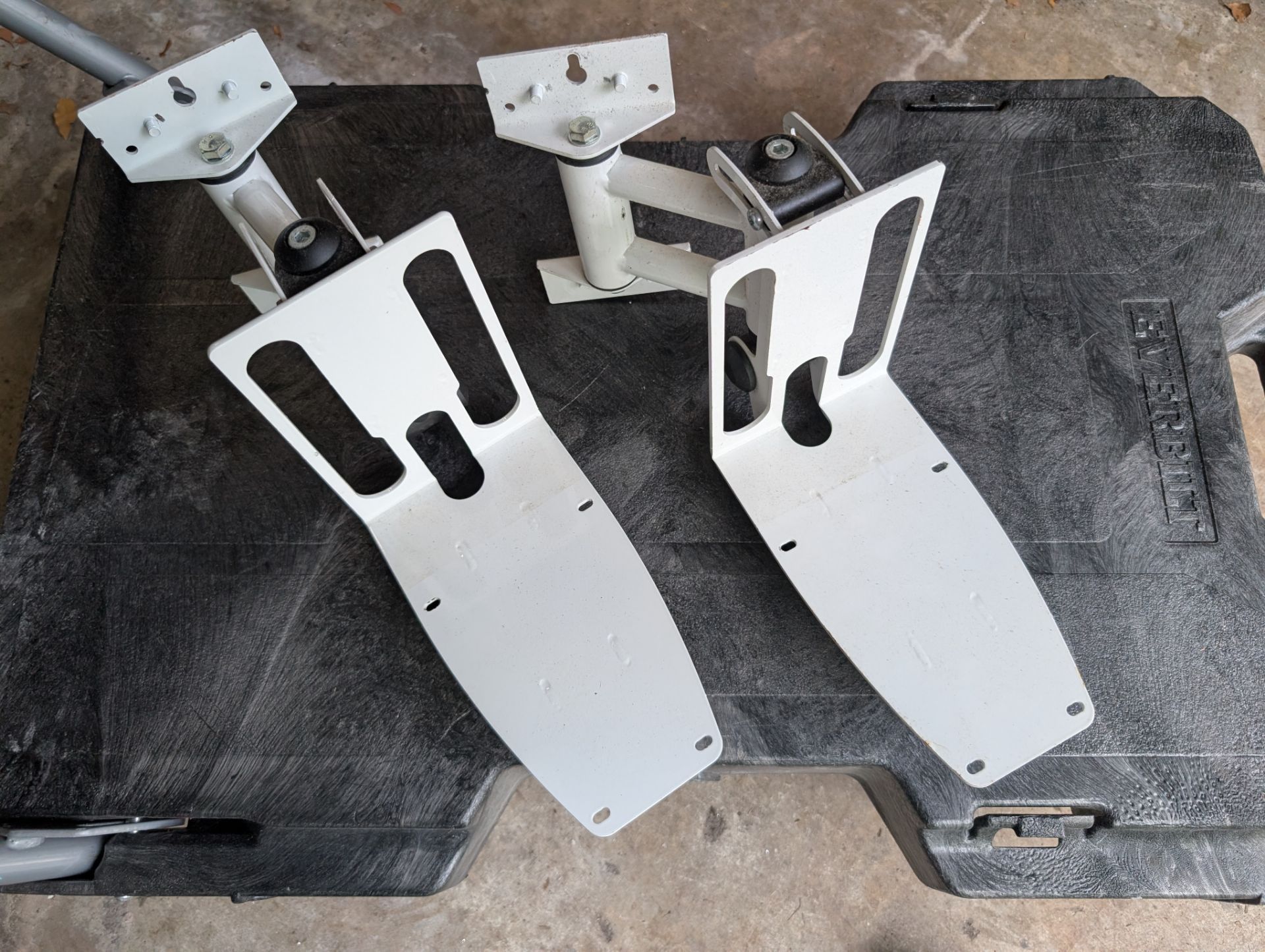 2 AV Speaker Wall Mounts