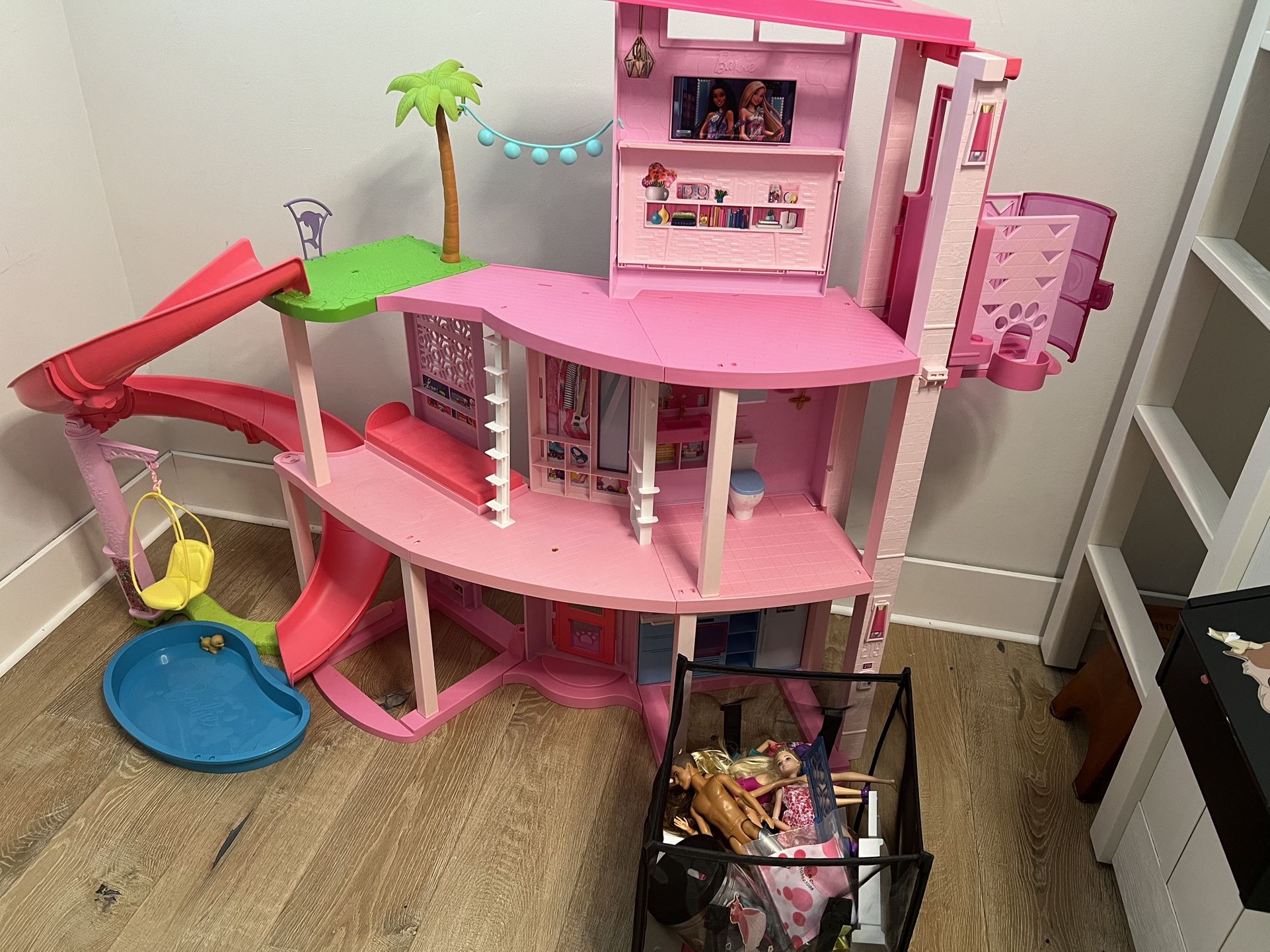 Barbie Dream House And Dolls