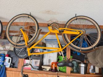 Schwinn Yellow beach