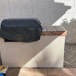 BBQ  Barbecues Galore 