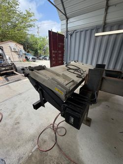 Cargo lift