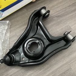MOOG RK620056 Control Arm And Ball Joint Assembly For Trucks And SUV 