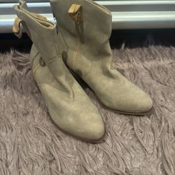 BOOTS SZ 6