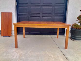 Authentic Danish extendable Teak Dining Table with one Extension leaf