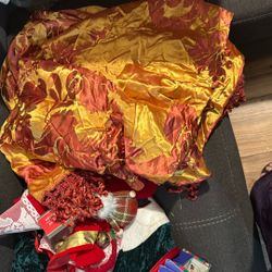 Huge Christmas Decor Score Huge Bungle