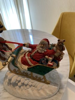 VINTAGE Holly Tree Christmas Santa in Sled with 8 Flying Reindeer Statue
