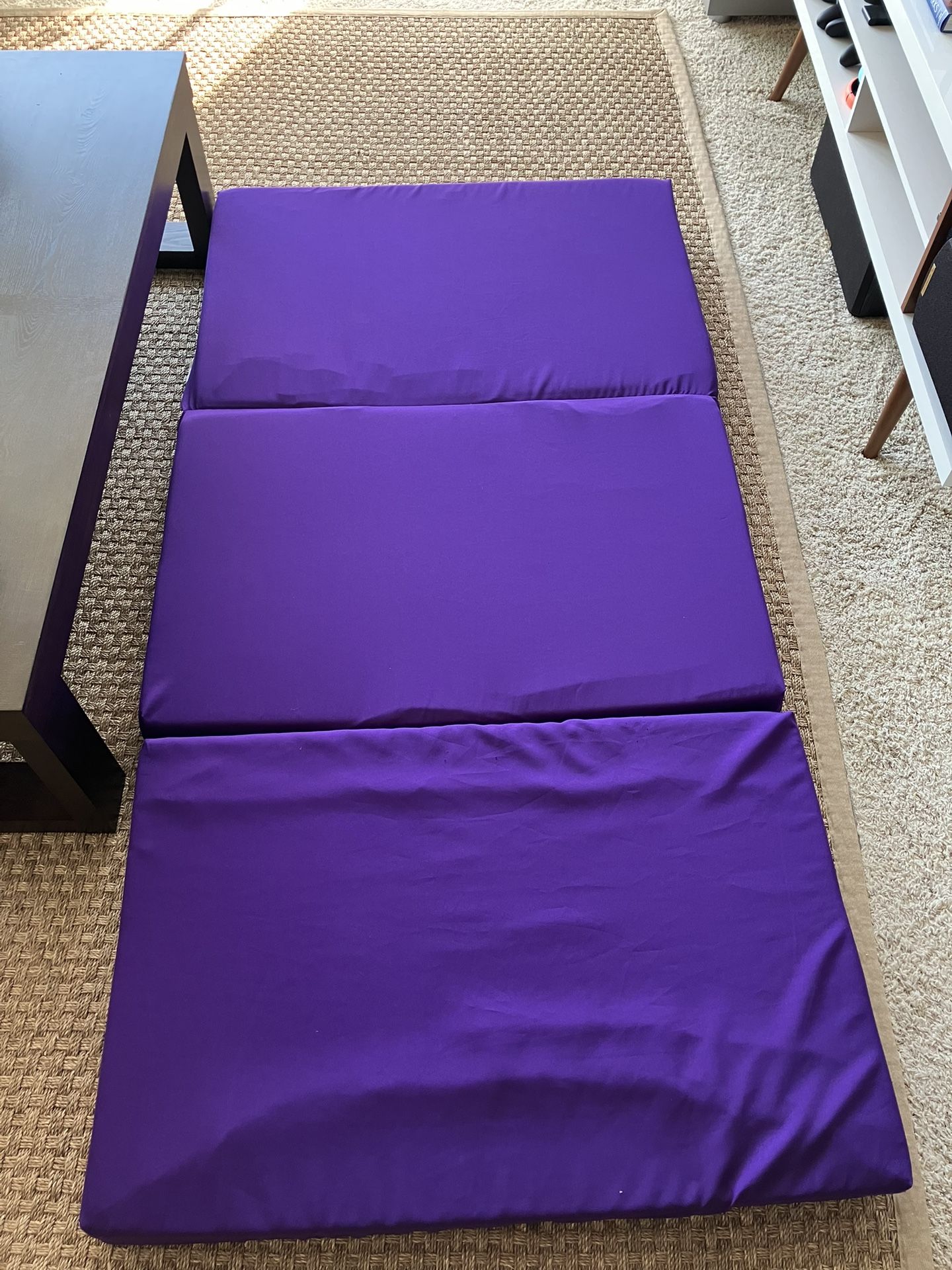 Tri-fold Memory Foam Futon