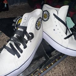 Dc Shoes Size 8man 