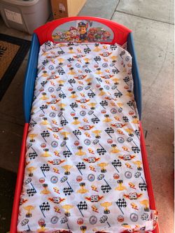 Toddler bed
