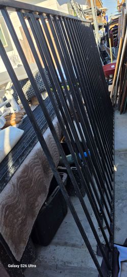 Metal fance 2 piece available 5x10ft used good condition