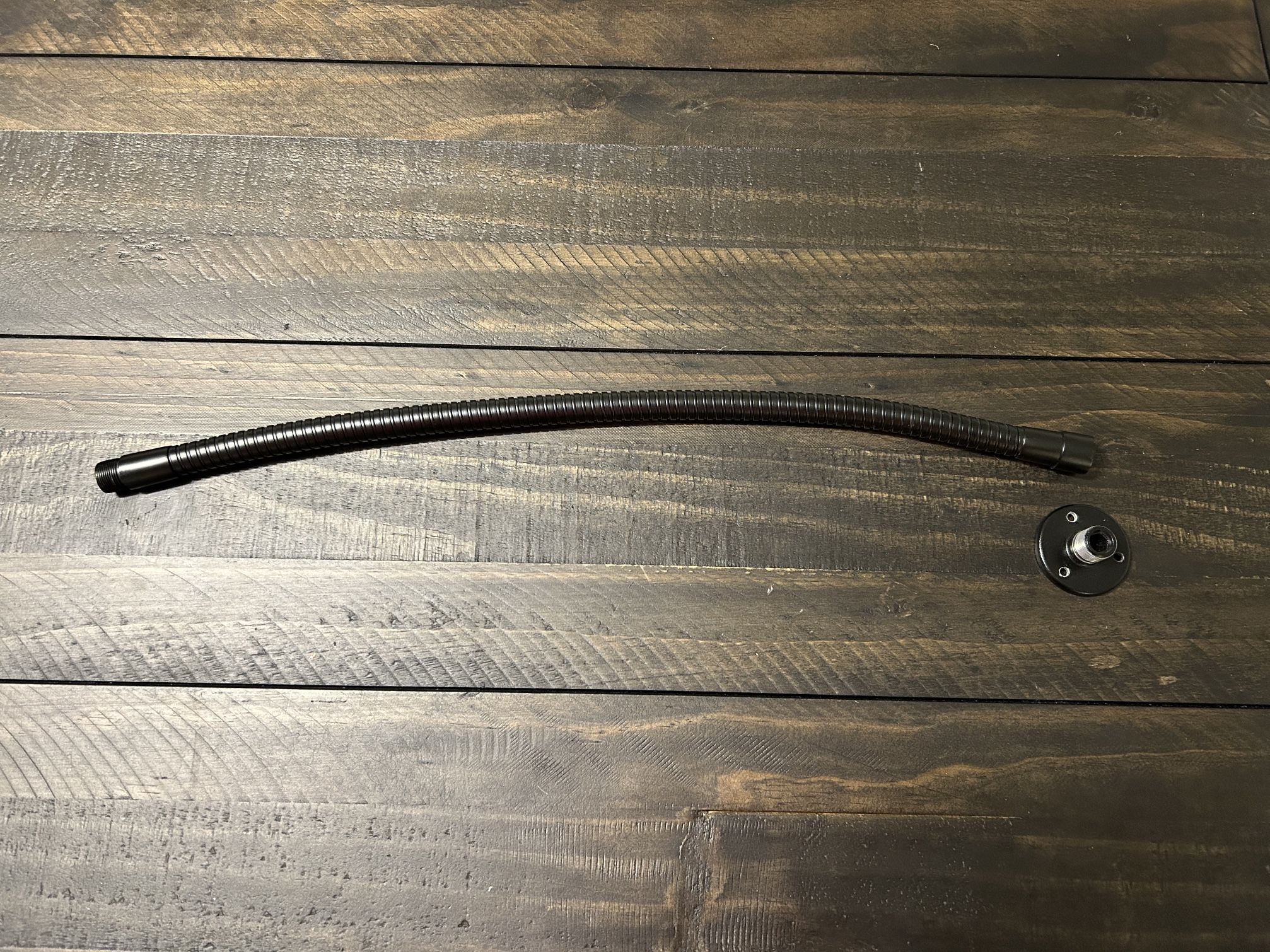 Flexible microphone arm