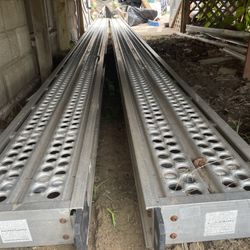 Jacks And pumps For Siding 