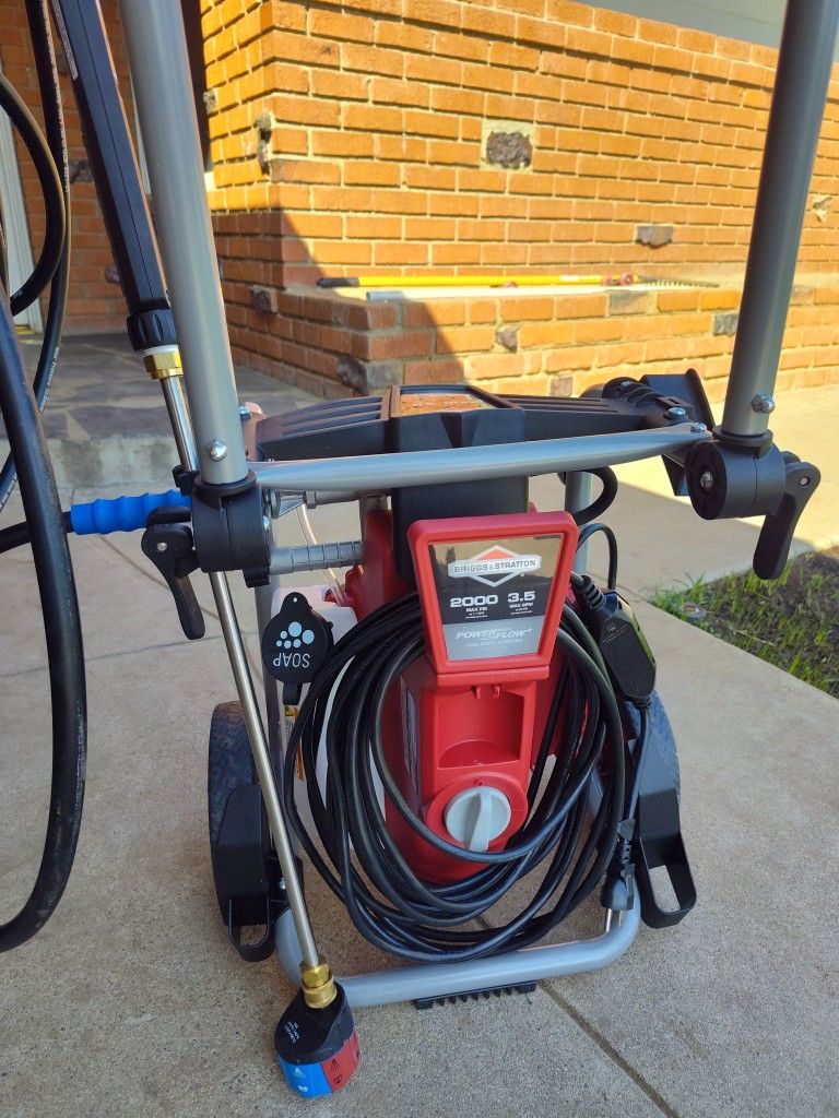 NEW PRESSURE WASHER ELECTRICA BRIGGS STRATTON 2000 PSI 3.5 Gpm